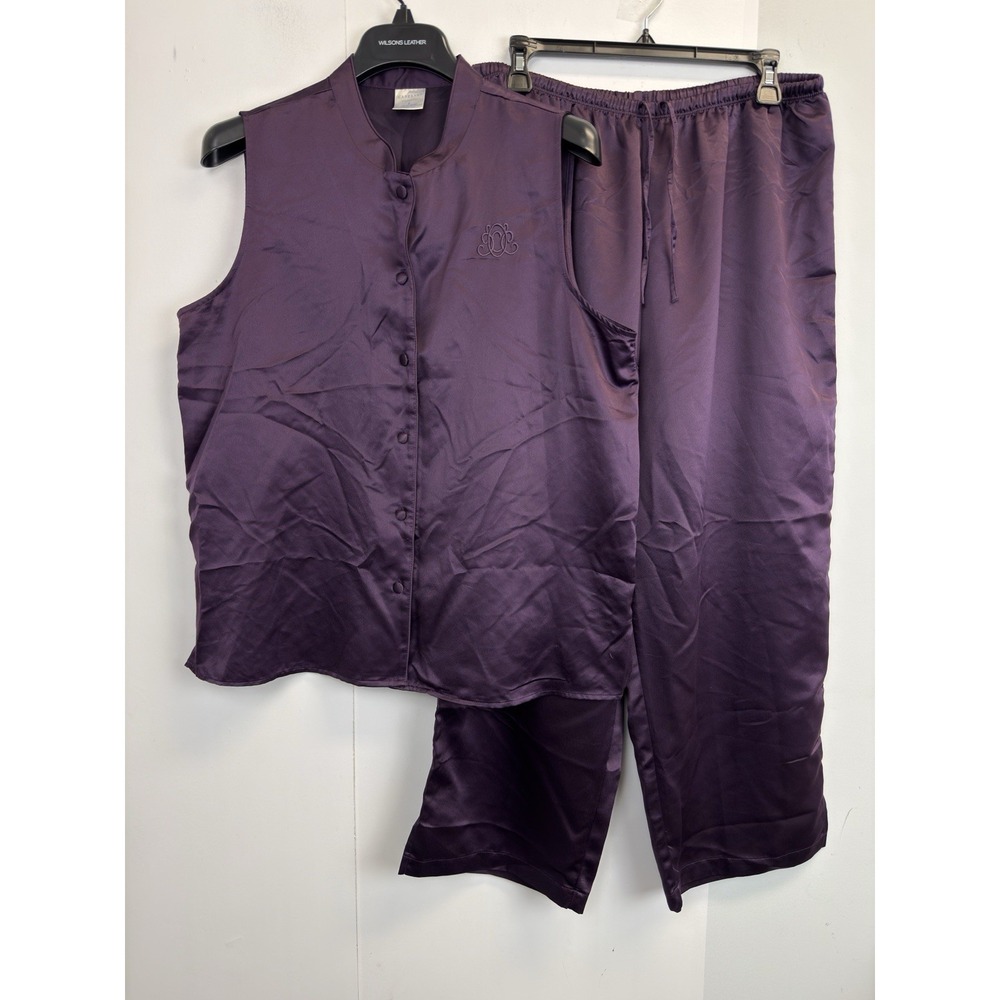 Cabernet Sleepwear Pajama Set Size L Silky Satin Embroidered Logo 2 Piece Purple